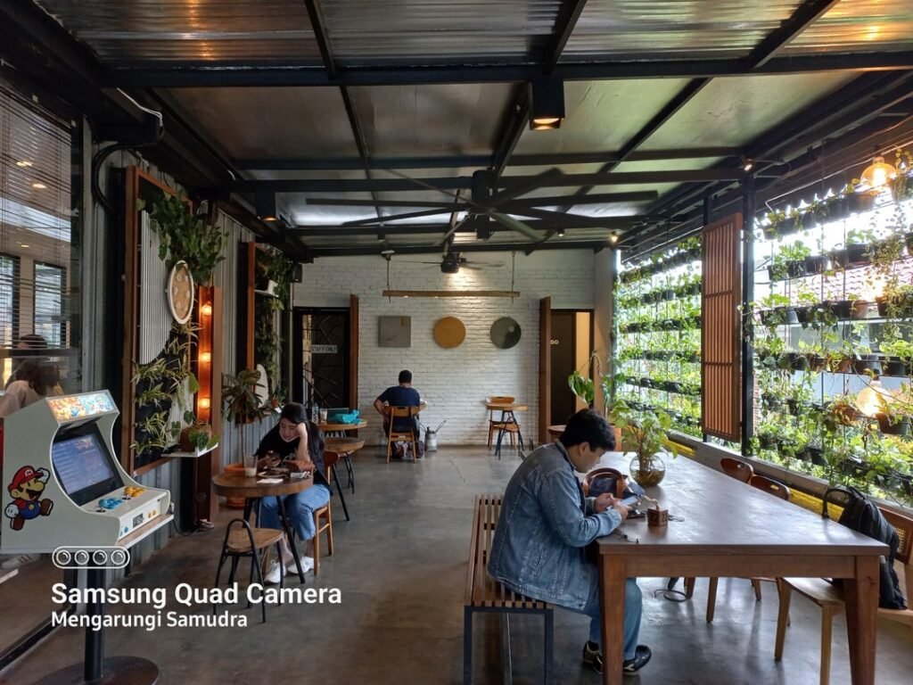 Semi-outdoor Popolo Coffee