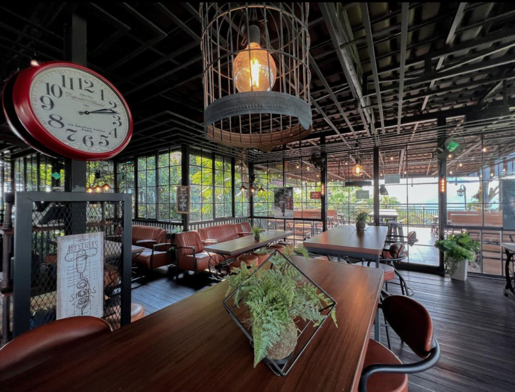 Edensor Hills Cafe & Resto Sentul indoor