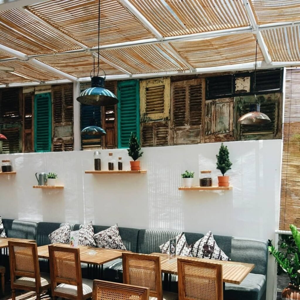 Lawas 613 Cafe indoor
